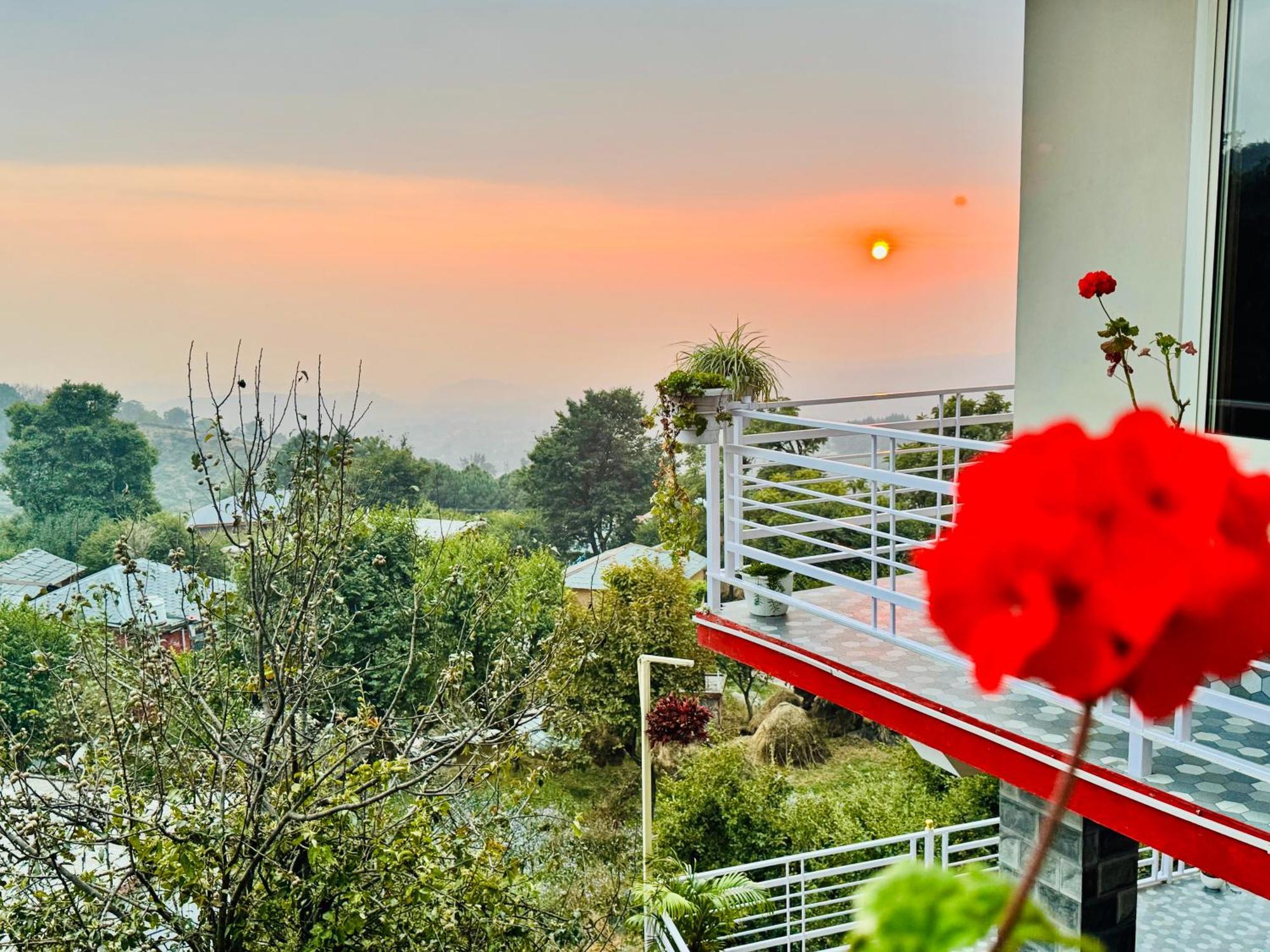 Paradise Inn By Hbr Dharamshala Esterno foto