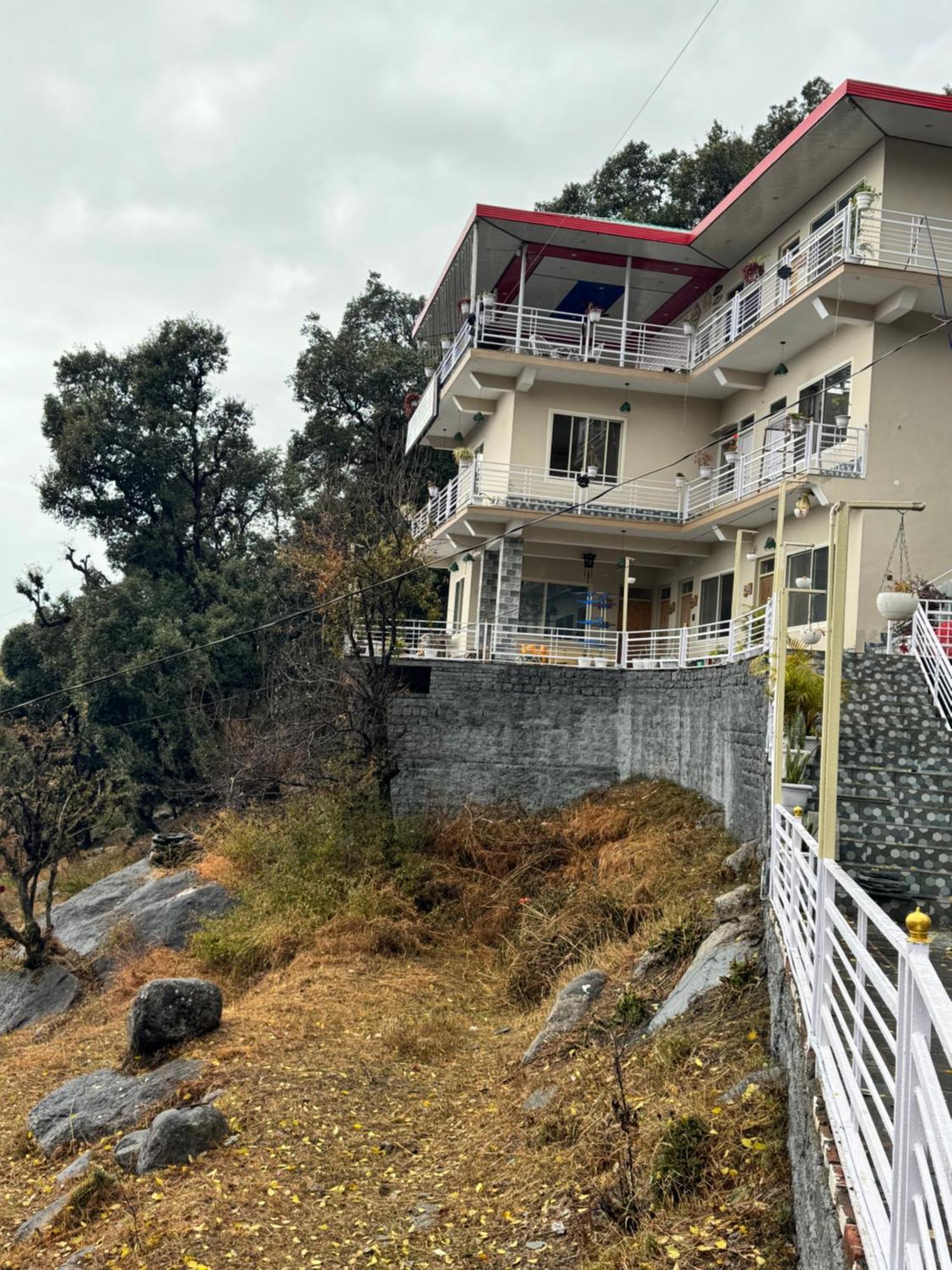 Paradise Inn By Hbr Dharamshala Esterno foto